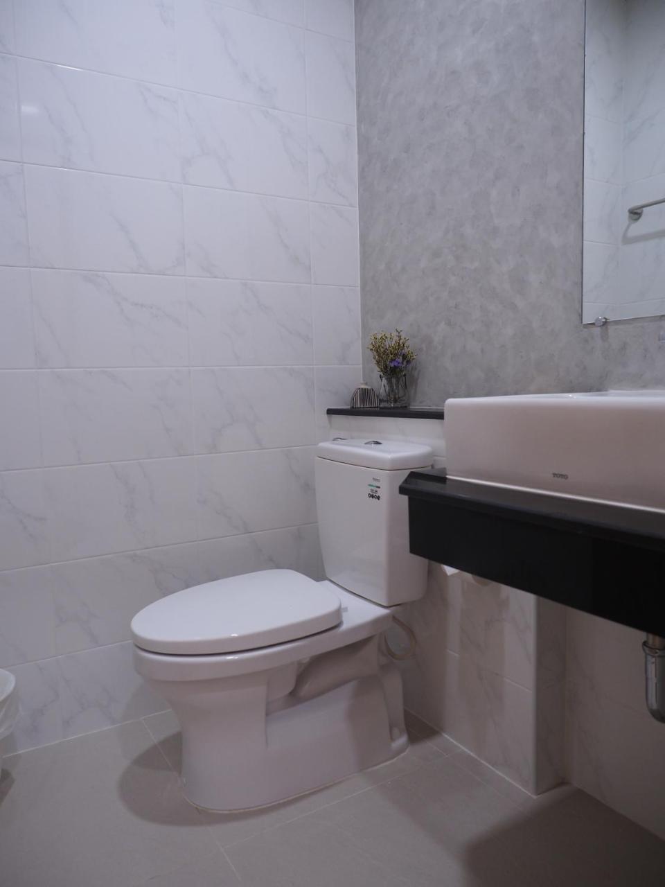 Luck Esan Loft Otel Ubon Ratchathani Dış mekan fotoğraf